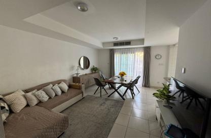 Villa - 2 Bedrooms - 3 Bathrooms for sale in Springs 8 - The Springs - Dubai