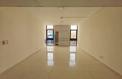 Apartment - 3 Bedrooms - 3 Bathrooms for rent in Maktoum Road - Deira - Dubai