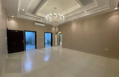 Apartment - 2 Bedrooms - 2 Bathrooms for rent in Mohamed Bin Zayed City Villas - Mohamed Bin Zayed City - Abu Dhabi