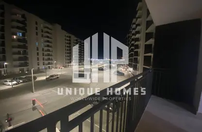 Apartment - 2 Bedrooms - 2 Bathrooms for sale in Waters Edge - Yas Island - Abu Dhabi