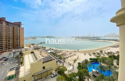 Apartment - 2 Bedrooms - 4 Bathrooms for rent in Al Das - Shoreline Apartments - Palm Jumeirah - Dubai