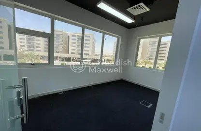 Office Space - Studio for rent in Dubai Investment Park - Dubai