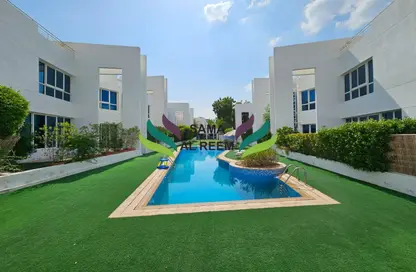 Compound - 4 Bedrooms - 5 Bathrooms for rent in Jumeirah 1 Villas - Jumeirah 1 - Jumeirah - Dubai