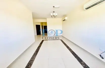 Apartment - 3 Bedrooms - 3 Bathrooms for rent in Al Dafeinah - Asharej - Al Ain