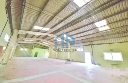 Warehouse - Studio - 3 Bathrooms for rent in Al Qusais Industrial Area 4 - Al Qusais Industrial Area - Al Qusais - Dubai