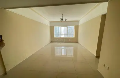 Apartment - 2 Bedrooms - 2 Bathrooms for rent in Al Khan Corniche - Al Khan - Sharjah