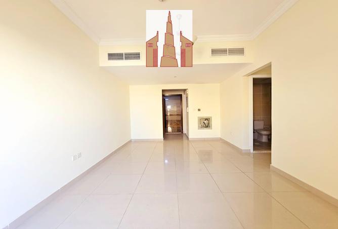 Apartment - 2 Bedrooms - 2 Bathrooms for rent in Muwaileh Commercial - Sharjah