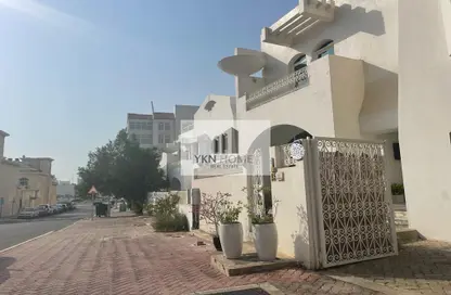 Villa - 4 Bedrooms - 5 Bathrooms for rent in Khalidiya Street - Al Khalidiya - Abu Dhabi