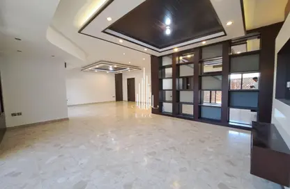 Villa - 4 Bedrooms - 6 Bathrooms for rent in Mushrif Gardens - Al Mushrif - Abu Dhabi