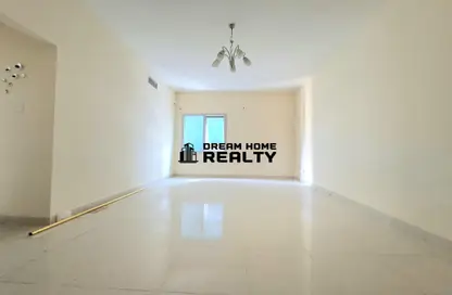 Apartment - 1 Bedroom - 2 Bathrooms for rent in Beach Tower 2 - Al Khan Lagoon - Al Khan - Sharjah