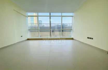 Apartment - 1 Bedroom - 2 Bathrooms for rent in Al Fardan Building - Airport Road - Abu Dhabi