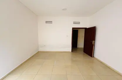 Apartment - 2 Bedrooms - 2 Bathrooms for rent in Muwailih Building - Muwaileh - Sharjah