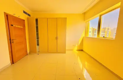 Apartment - 2 Bedrooms - 3 Bathrooms for rent in Muwaileh 3 Building - Muwaileh - Sharjah