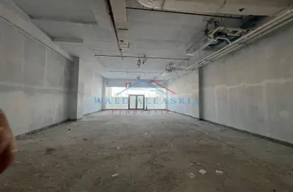 Shop - Studio - 1 Bathroom for rent in Al Garhoud - Dubai