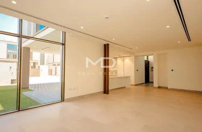 Townhouse - 3 Bedrooms - 5 Bathrooms for sale in Nad Al Dhabi - Al Jubail Island - Abu Dhabi