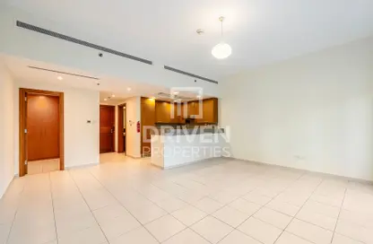 Apartment - 1 Bathroom for rent in Bay Square Building 9 - Bay Square - Business Bay - Dubai