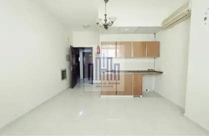 Apartment - 1 Bathroom for rent in Muwailih Building - Muwaileh - Sharjah