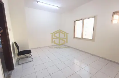 Apartment - 1 Bathroom for rent in Al Shuwaiheen - Sharjah