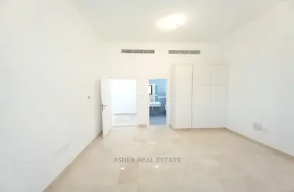 Compound - 4 Bedrooms - 6 Bathrooms for rent in Al Muteena - Deira - Dubai