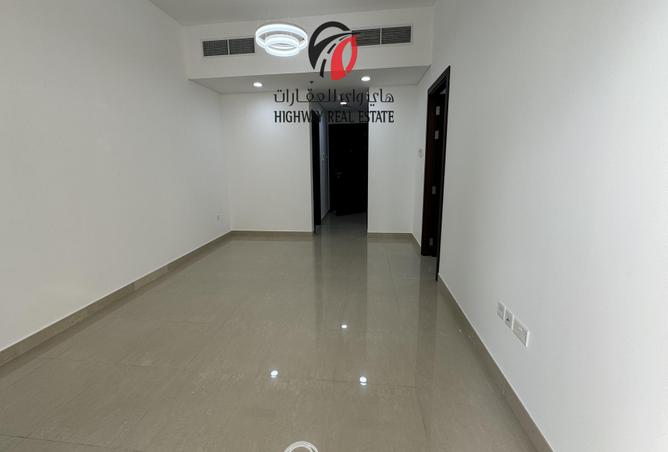 Apartment - 1 Bedroom - 2 Bathrooms for rent in Jumeirah Garden City - Al Satwa - Dubai