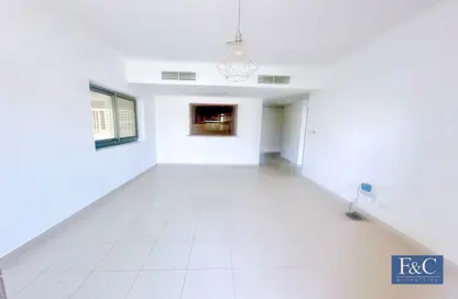 Apartment - 1 Bedroom - 2 Bathrooms for rent in The Links Canal Apartments - The Links - The Views - Dubai