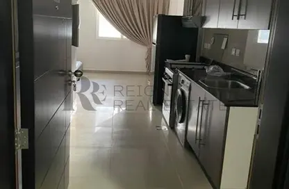 Apartment - 1 Bathroom for rent in Tower 15 - Al Reef Downtown - Al Reef - Abu Dhabi