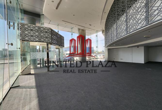 Show Room - Studio - 1 Bathroom for rent in Montazah Tower - Khalidiya Street - Al Khalidiya - Abu Dhabi