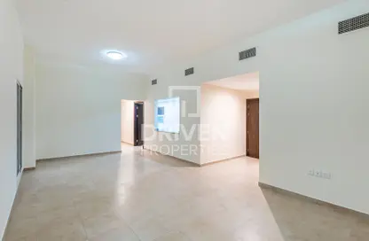 Apartment - 3 Bedrooms - 3 Bathrooms for rent in Al Thamam 03 - Al Thamam - Remraam - Dubai