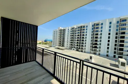 Apartment - 3 Bedrooms - 4 Bathrooms for sale in Waters Edge - Yas Island - Abu Dhabi