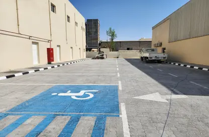 Warehouse - Studio - 3 Bathrooms for rent in M-13 - Mussafah Industrial Area - Mussafah - Abu Dhabi