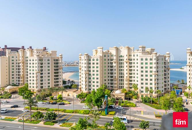 Apartment - 4 Bedrooms - 5 Bathrooms for rent in Al Sarrood - Shoreline Apartments - Palm Jumeirah - Dubai