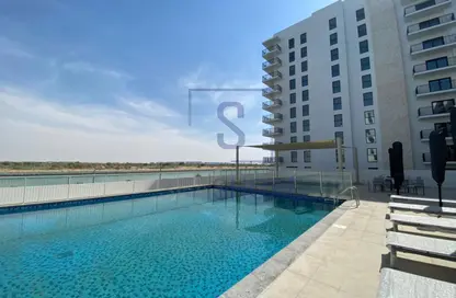 Apartment - 1 Bathroom for rent in Waters Edge - Yas Island - Abu Dhabi