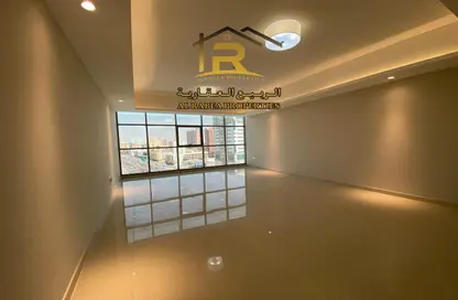 Apartment - 2 Bedrooms - 3 Bathrooms for sale in Gulfa Towers - Al Rashidiya 1 - Al Rashidiya - Ajman