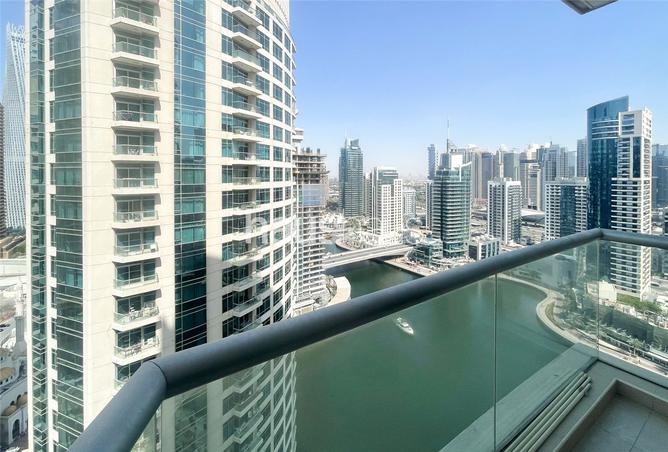 Apartment - 1 Bedroom - 2 Bathrooms for rent in Fairfield Tower - Park Island - Dubai Marina - Dubai