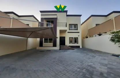 Villa - 4 Bedrooms - 6 Bathrooms for rent in Shakhbout City - Abu Dhabi