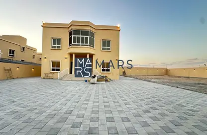 Villa - 5 Bedrooms - 7 Bathrooms for rent in Al Suyoh 1 - Al Suyoh - Sharjah