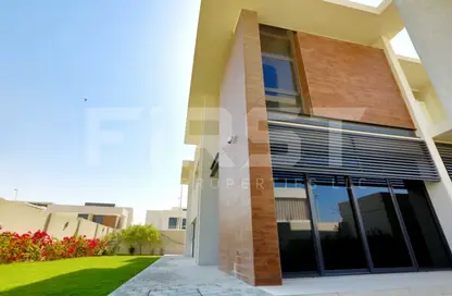 Villa - 4 Bedrooms - 5 Bathrooms for sale in West Yas - Yas Island - Abu Dhabi