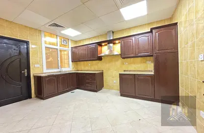 Apartment - 1 Bathroom for rent in Villa Compound - Khalifa City - Abu Dhabi