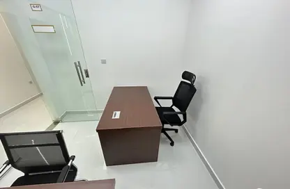 Office Space - Studio - 1 Bathroom for rent in Red Avenue - Al Garhoud - Dubai