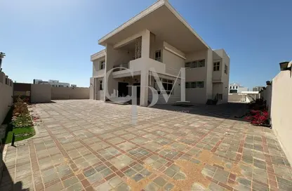 Villa - 5 Bedrooms - 7 Bathrooms for sale in Al Merief - Khalifa City - Abu Dhabi