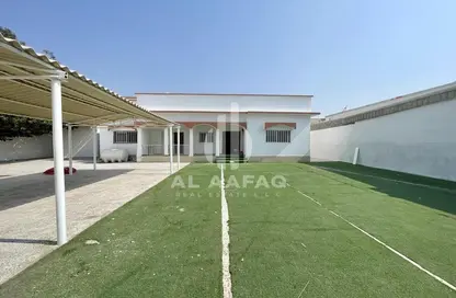 Villa - 5 Bedrooms - 4 Bathrooms for rent in Al Sabkha - Al Riqqa - Sharjah