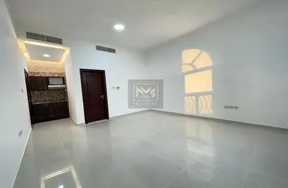 Apartment - 1 Bathroom for rent in Al Mushrif - Abu Dhabi