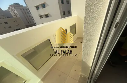 Apartment - 2 Bedrooms - 2 Bathrooms for rent in Al Qulaya'ah - Al Sharq - Sharjah