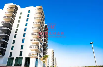 Apartment - 1 Bathroom for rent in Waters Edge - Yas Island - Abu Dhabi