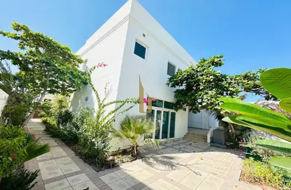 Villa - 4 Bedrooms - 4 Bathrooms for rent in Jumeirah 3 Villas - Jumeirah 3 - Jumeirah - Dubai