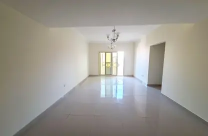 Apartment - 3 Bedrooms - 3 Bathrooms for rent in Muwaileh 29 Building - Muwaileh - Sharjah