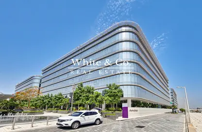 Whole Building - Studio for rent in Dubai Commercity - Umm Ramool - Dubai