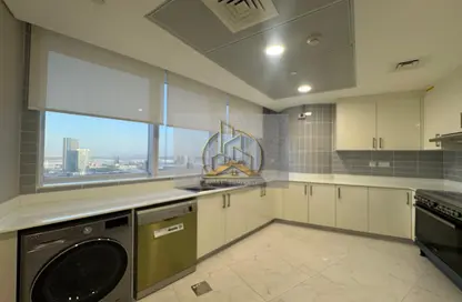 Apartment - 3 Bedrooms - 4 Bathrooms for rent in Leaf Tower - Tamouh - Al Reem Island - Abu Dhabi