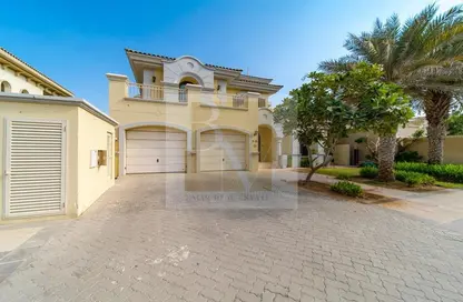 Villa - 4 Bedrooms - 5 Bathrooms for rent in Garden Homes Frond E - Garden Homes - Palm Jumeirah - Dubai