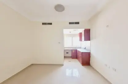 Apartment - 1 Bathroom for rent in Fire Station Road - Muwaileh - Sharjah